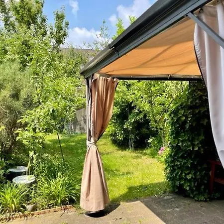 בית נופש Haus In Ossendorf קלן